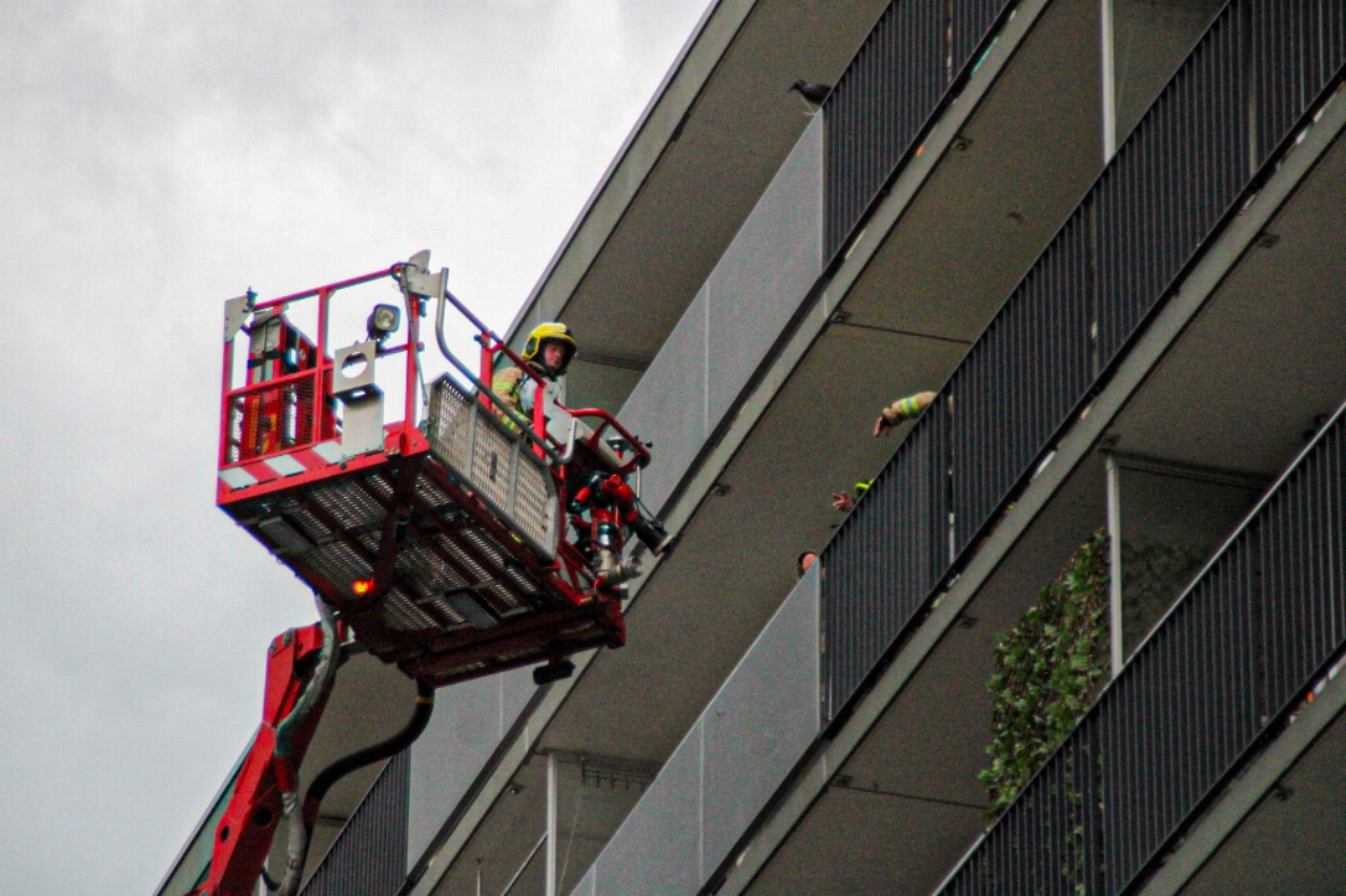 Brand in flatwoning Koninginnelaan